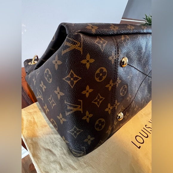 Louis Vuitton Artsy MM - Picture 6 of 13